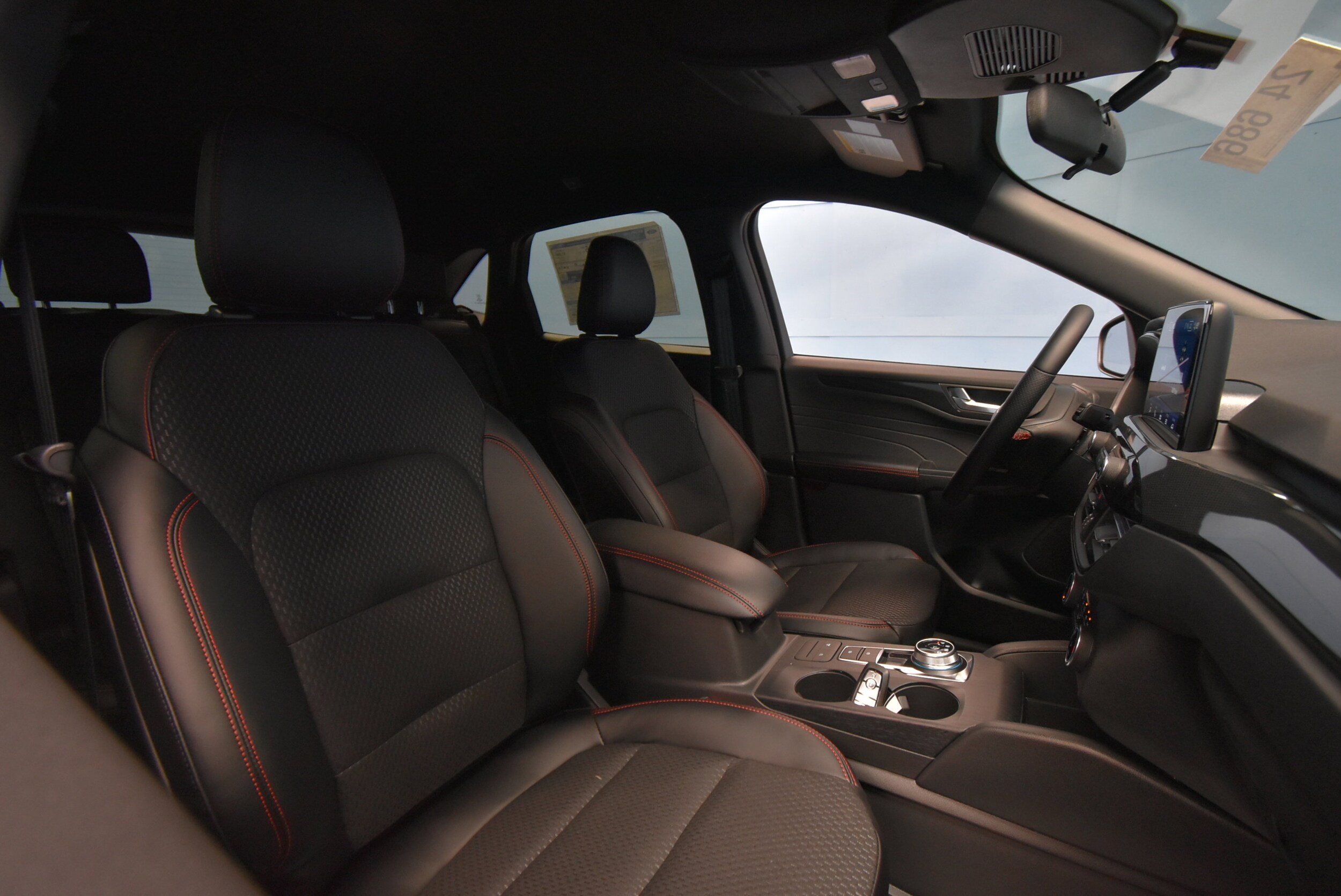 2026 Ford Escape ST-Line Select - Photo 18