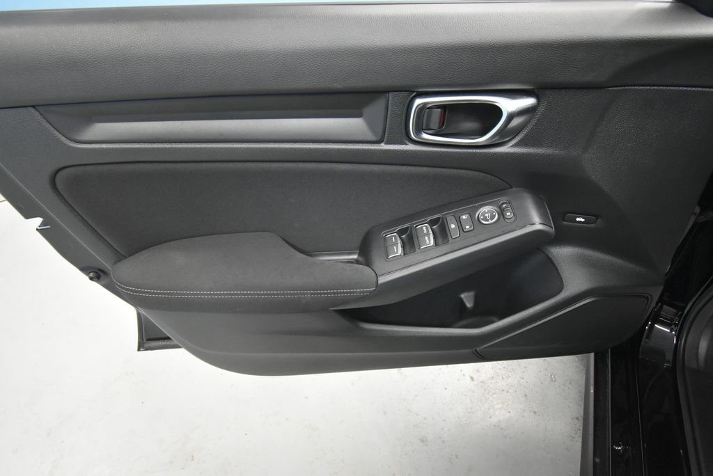2025 Honda Civic Sport photo 3