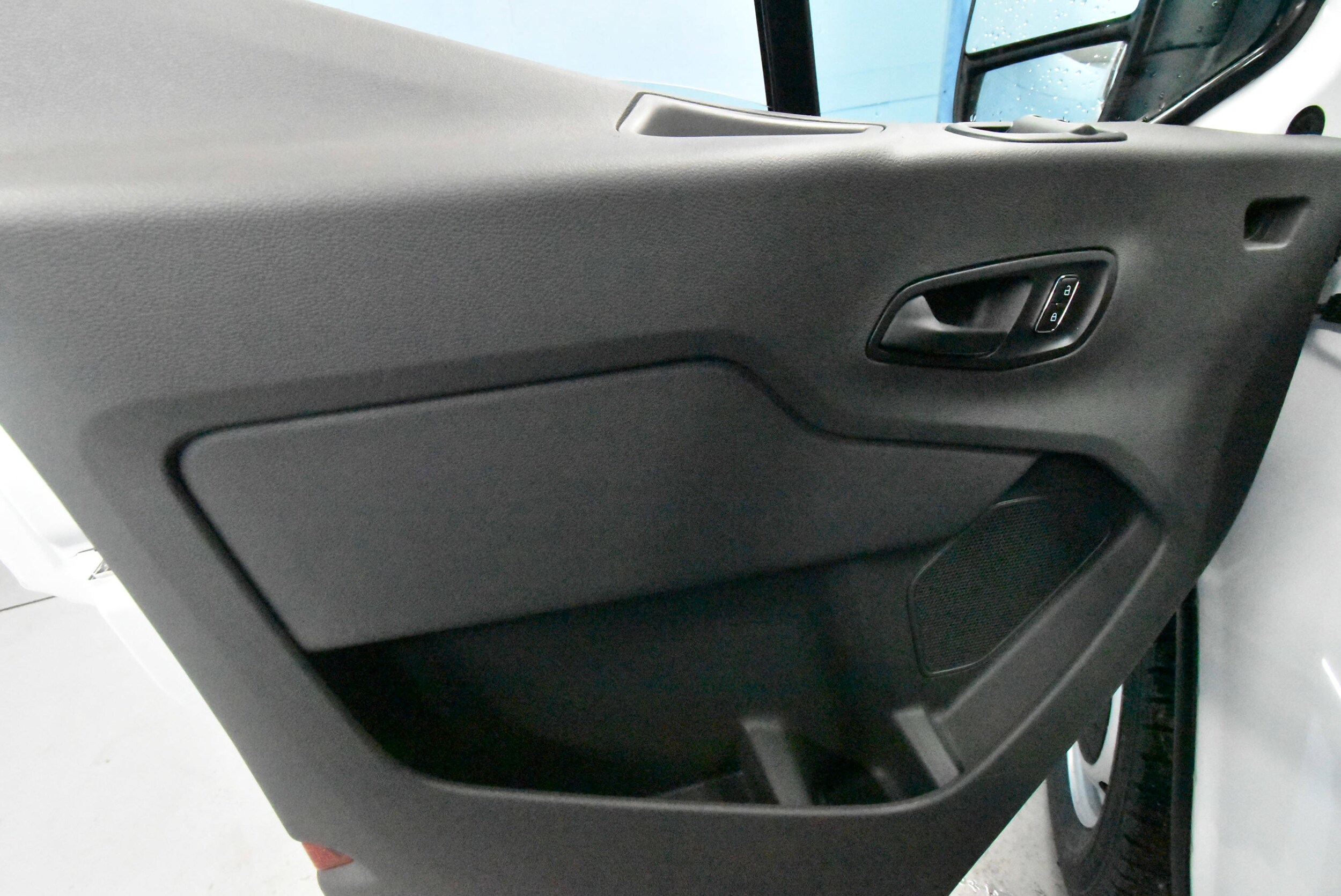 2026 Ford Transit photo 4