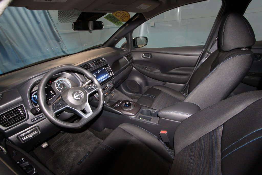 Used 2025 Nissan Leaf S with VIN 1N4AZ1BV0SC557961 for sale in Evansville, IN