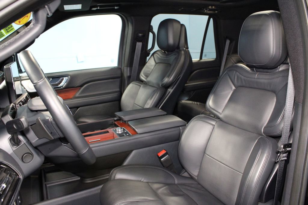 2024 Lincoln Navigator Reserve photo 3