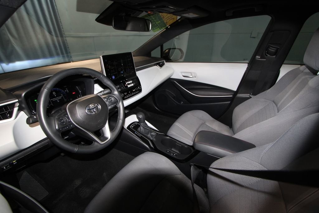 Used 2025 Toyota Corolla SE 4D Sedan