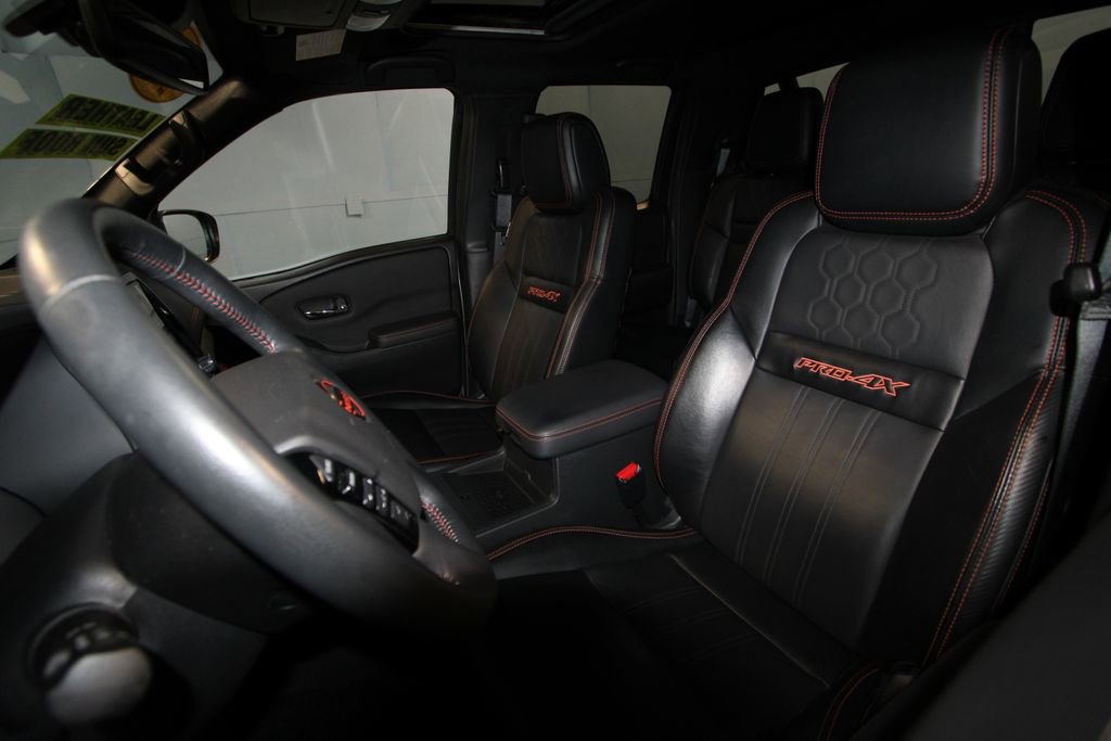 2023 Nissan Frontier PRO-4X photo 3