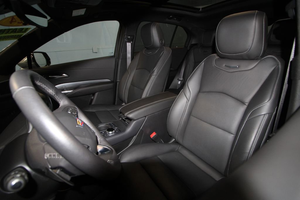 2024 Cadillac XT4 Premium Luxury photo 2