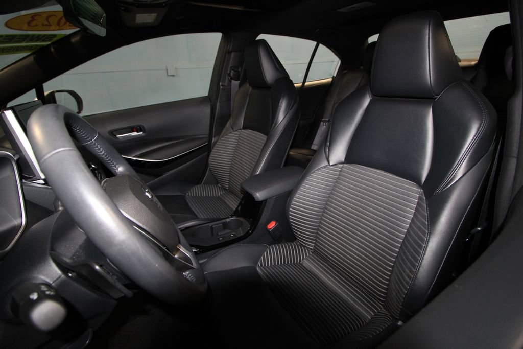 2023 Toyota Corolla XSE photo 2