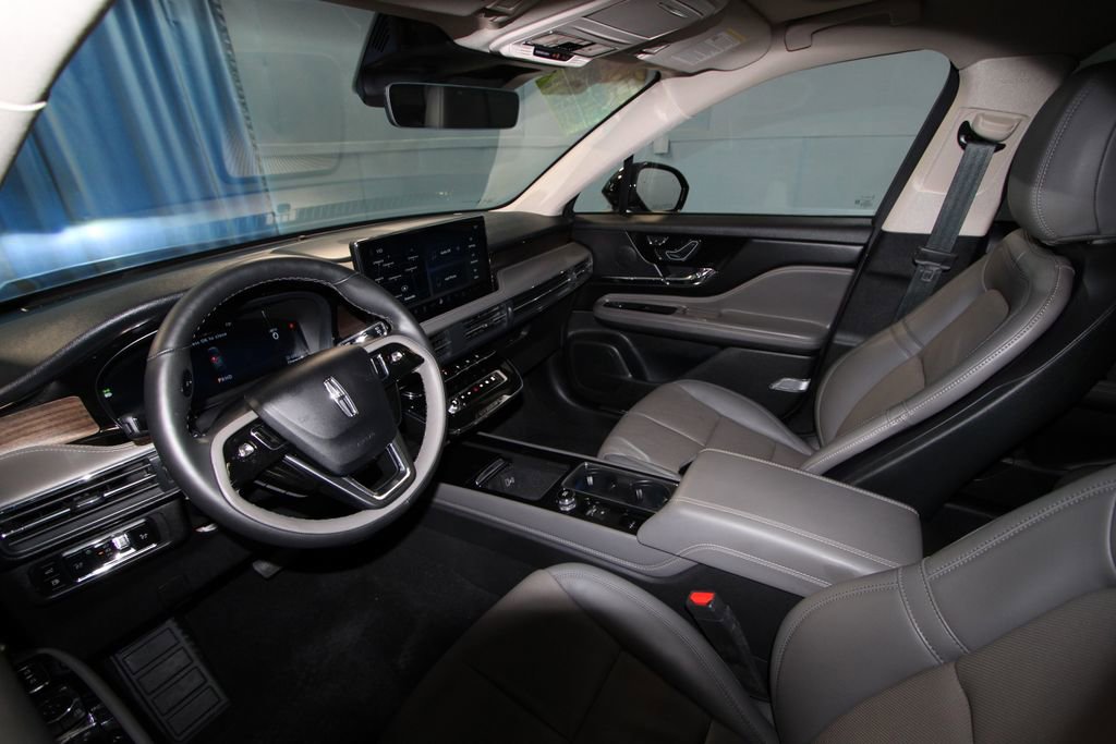 2024 Lincoln Corsair Grand Touring photo 3