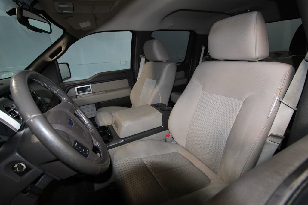 2010 Ford F-150 XLT photo 4