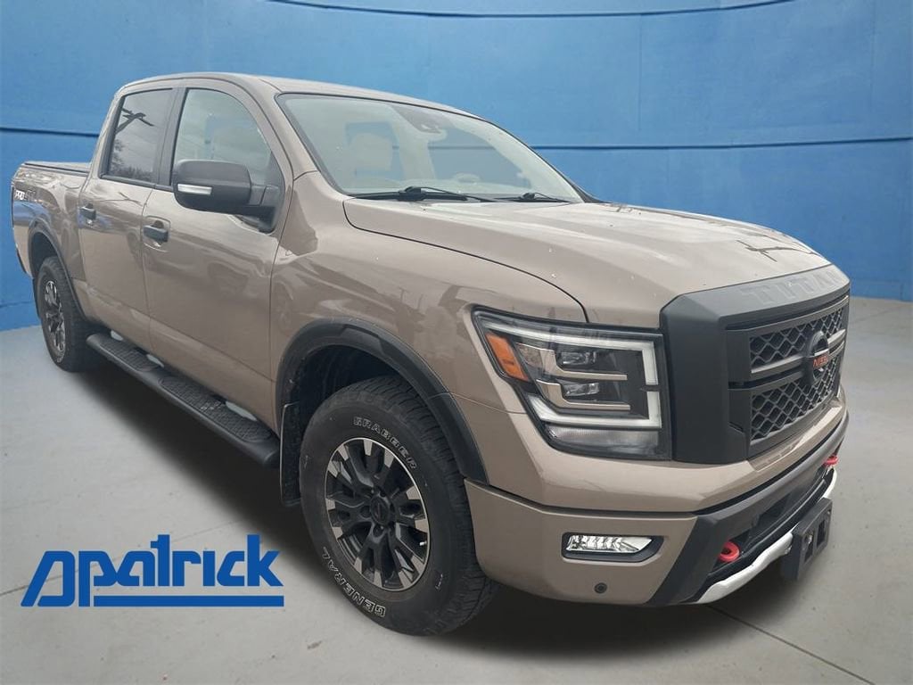 2022 Nissan Titan PRO-4X's photo