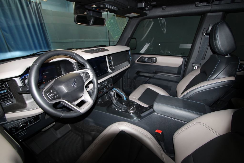 2024 Ford Bronco Wildtrak photo 2