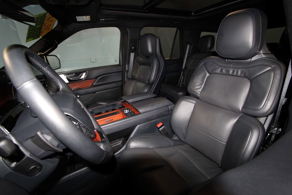 2024 Lincoln Navigator Reserve photo 2