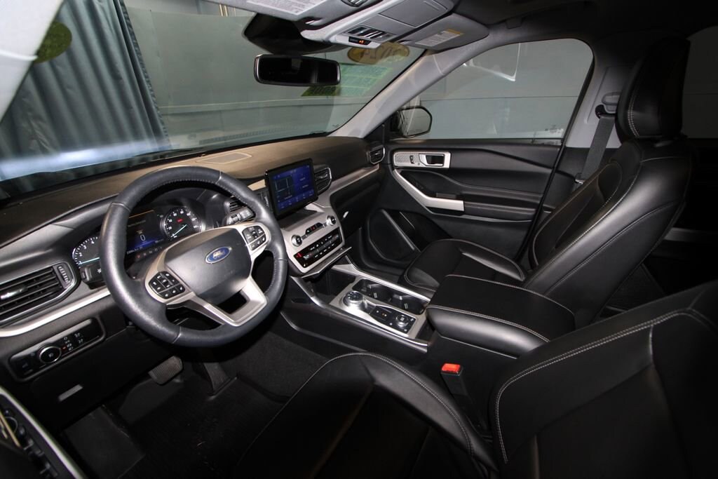 Used 2024 Ford Explorer XLT 4D Sport Utility