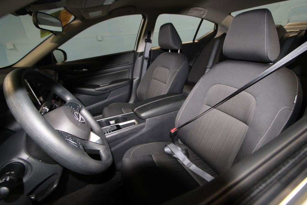 Used 2025 Nissan Altima 2.5 SV 4D Sedan