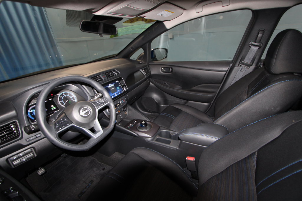 Used 2025 Nissan Leaf S with VIN 1N4AZ1BV2SC562174 for sale in Evansville, IN