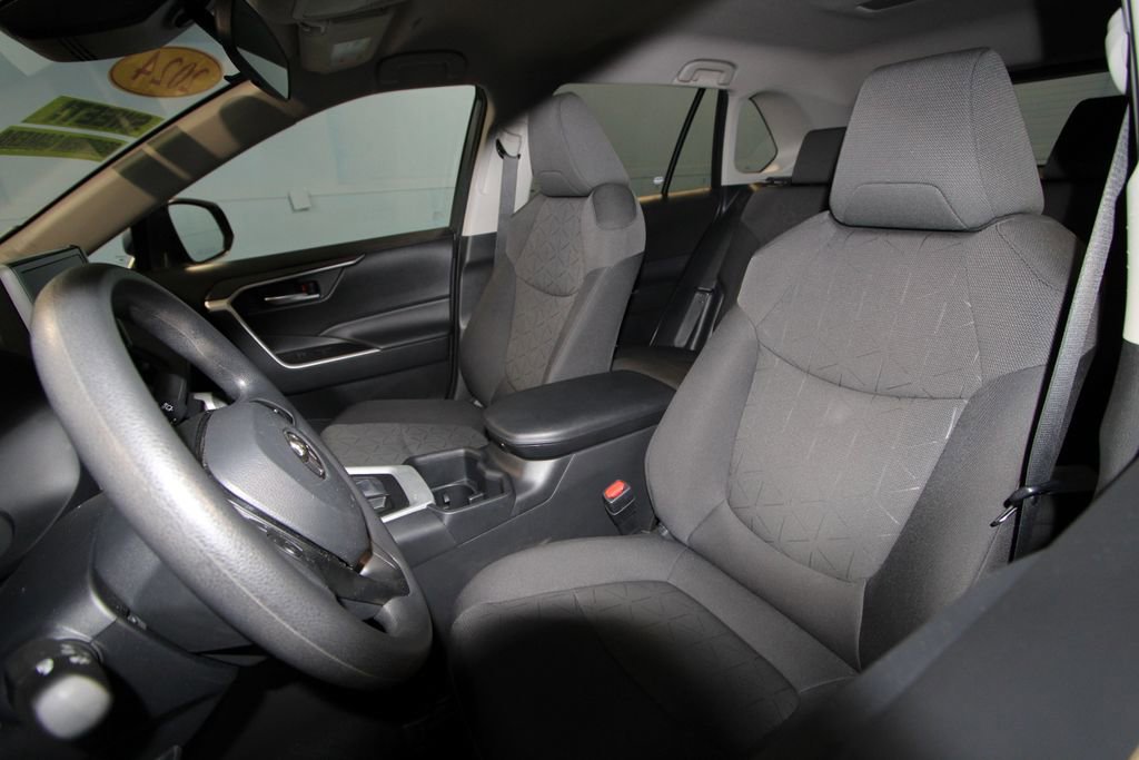 2024 Toyota RAV4 XLE Sport photo 3