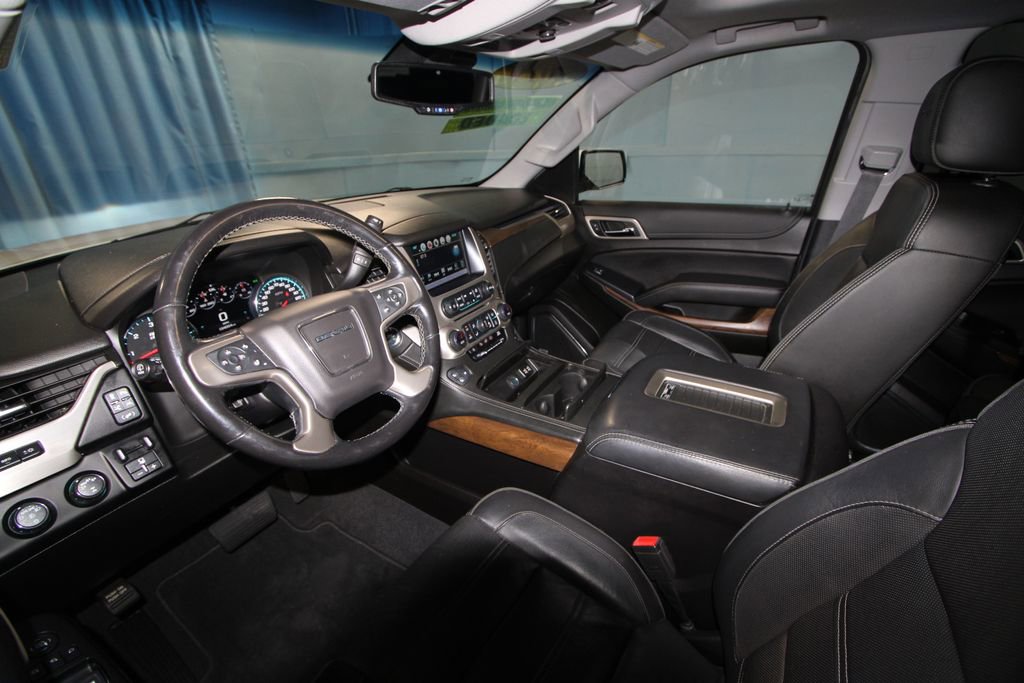 2019 Gmc Yukon XL Denali photo 2