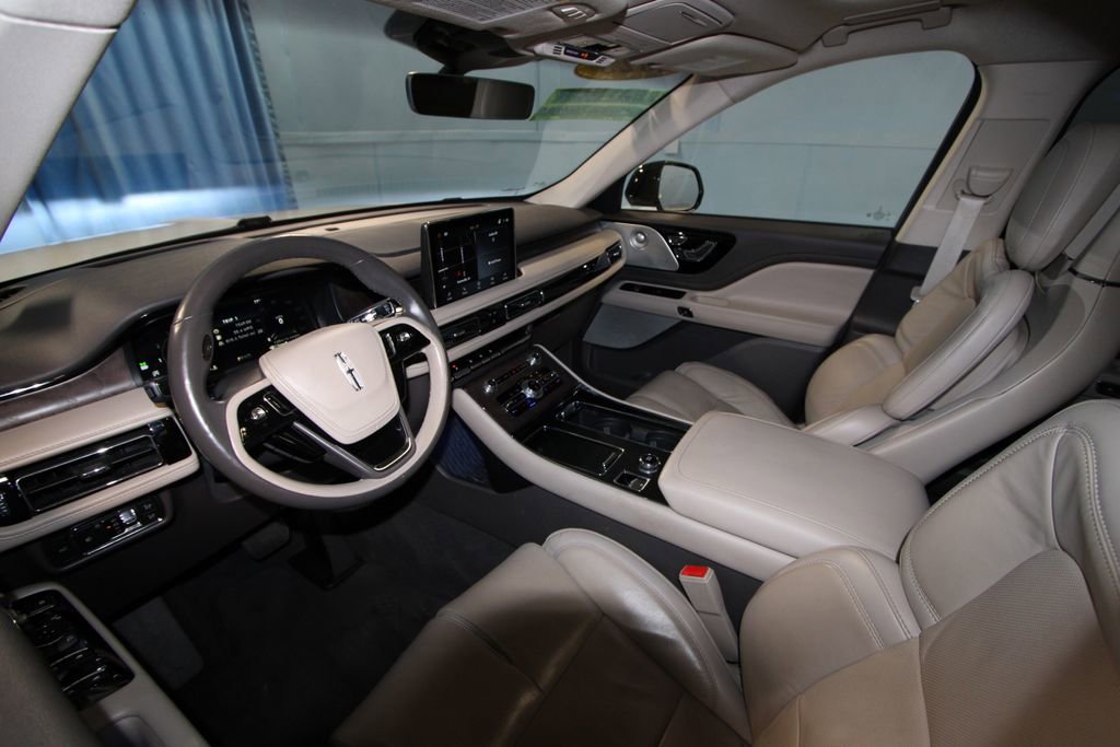 2023 Lincoln Aviator Reserve photo 2