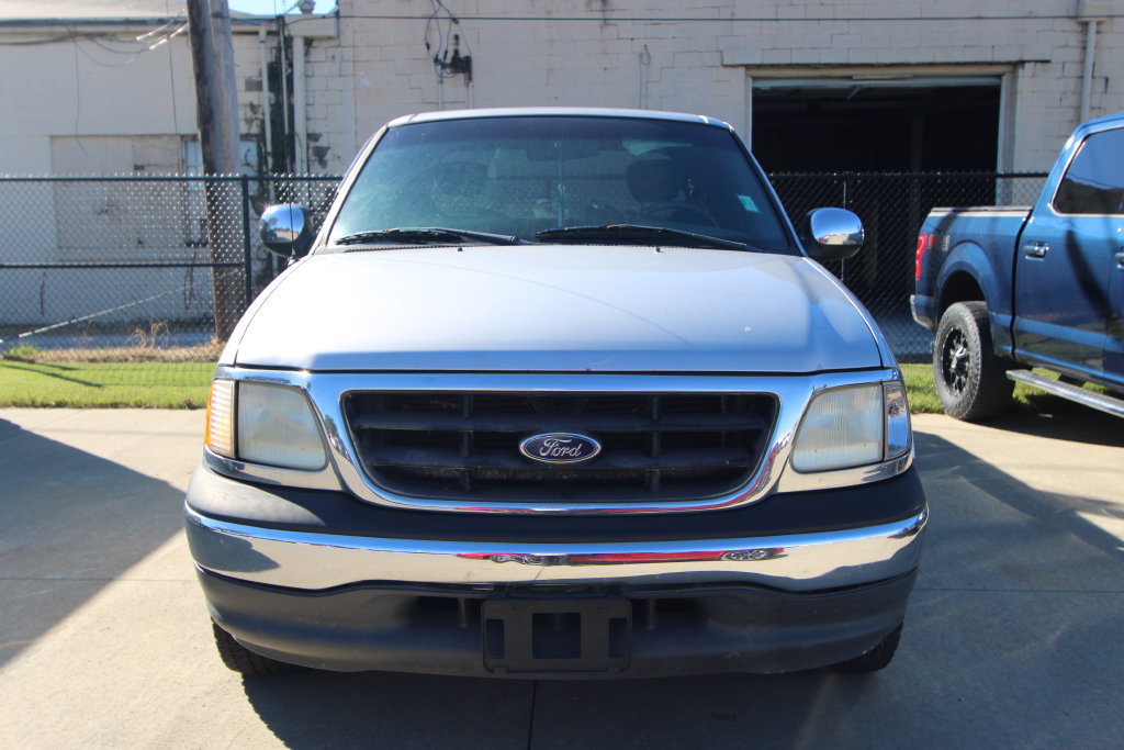 Used 2001 Ford F-150 XL with VIN 2FTRX17W21CA47267 for sale in Evansville, IN