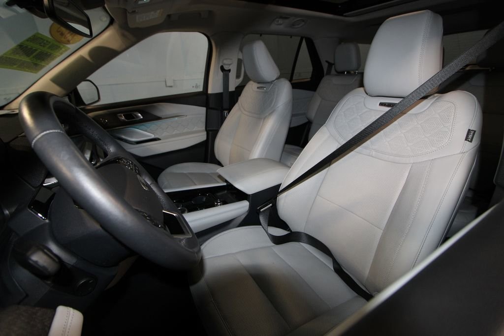 Used 2025 Ford Explorer Platinum 4D Sport Utility