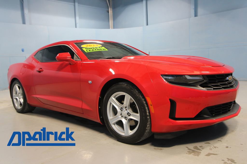 2023 Chevrolet Camaro 2LT photo 2