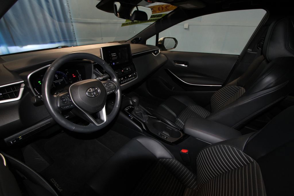 2023 Toyota Corolla XSE photo 3