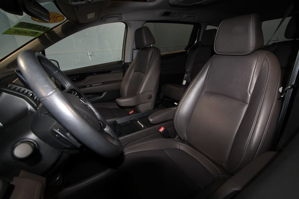 2023 Honda Odyssey Touring photo 4
