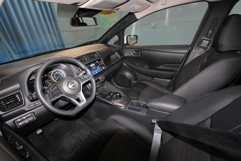 Used 2025 Nissan Leaf S with VIN 1N4AZ1BV4SC562063 for sale in Evansville, IN