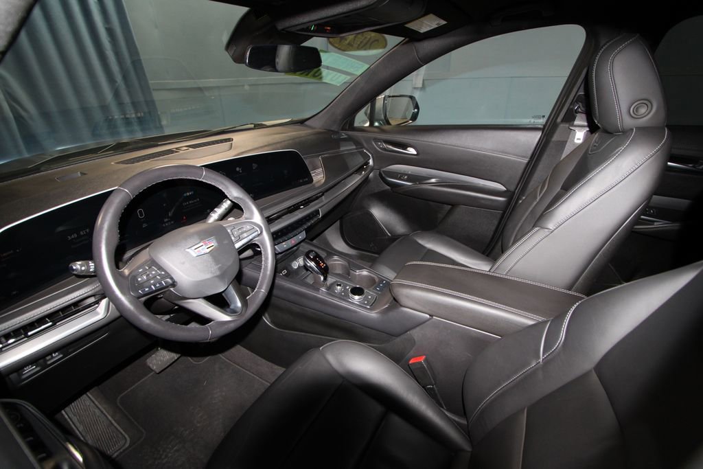2024 Cadillac XT4 Premium Luxury photo 3