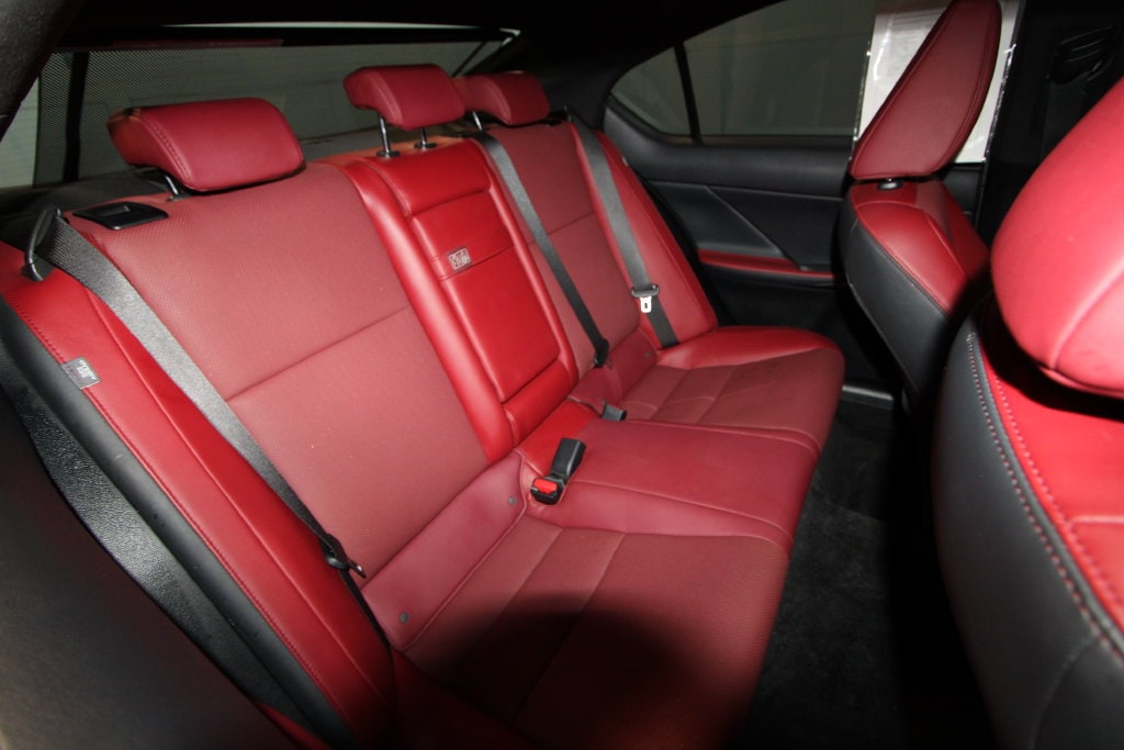 2024 Lexus IS 300 - Photo 26