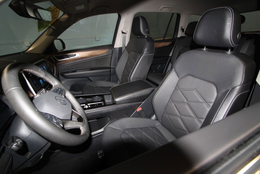 Used 2024 Volkswagen Atlas 2.0T SE w/Technology 4D Sport Utility