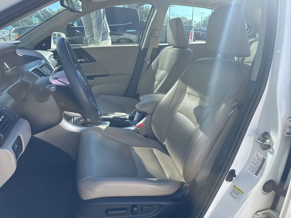 2015 Honda Accord EX-L photo 2