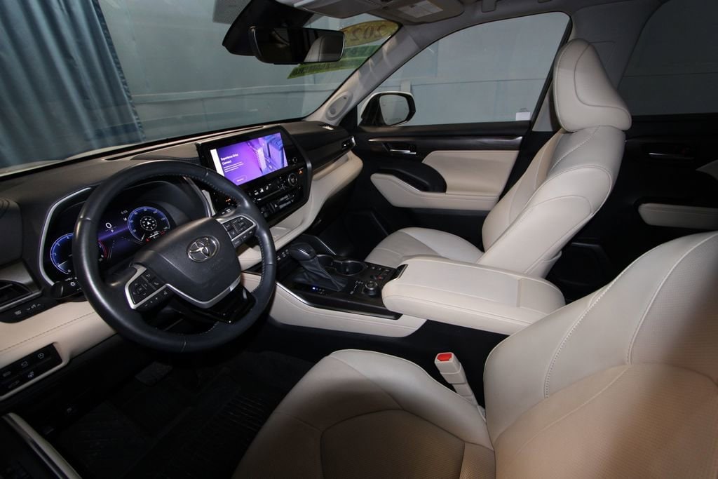 Used 2023 Toyota Highlander Limited 4D Sport Utility