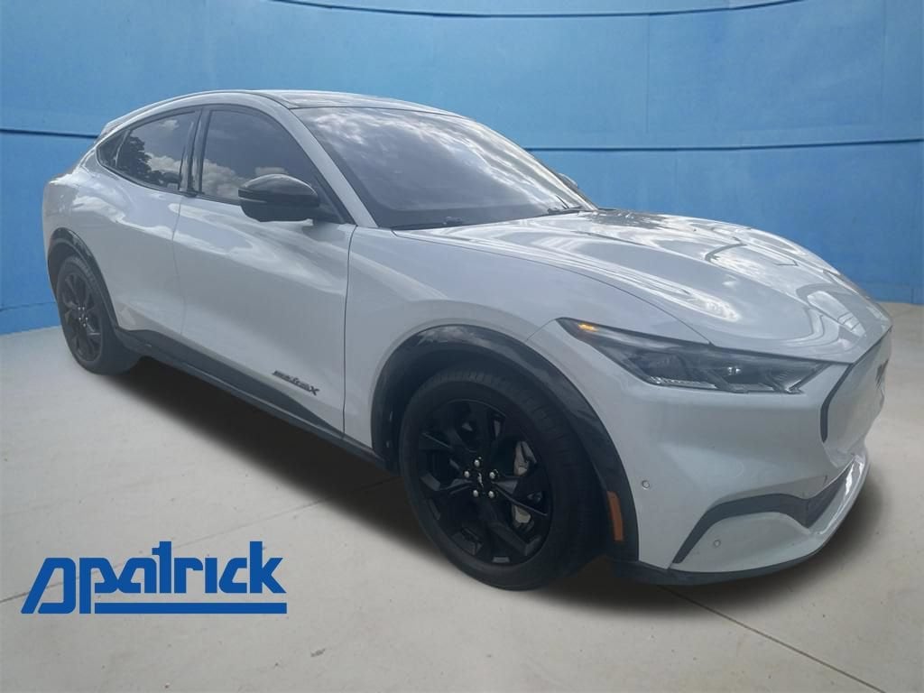 2023 Ford Mustang-Mach-e Premium's photo
