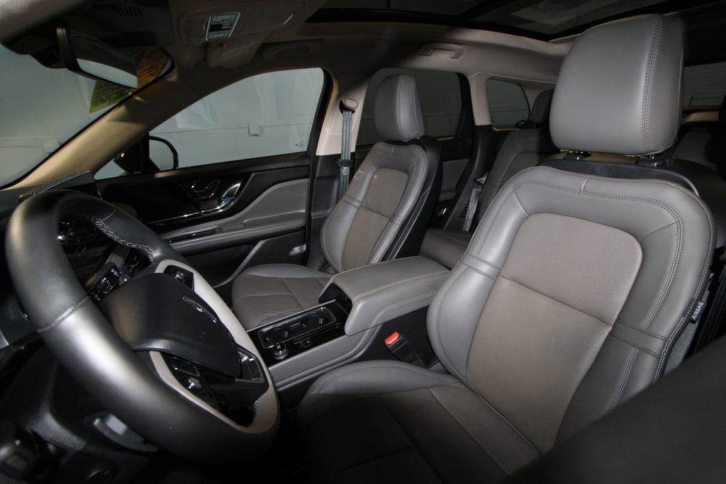 2024 Lincoln Corsair Grand Touring photo 2