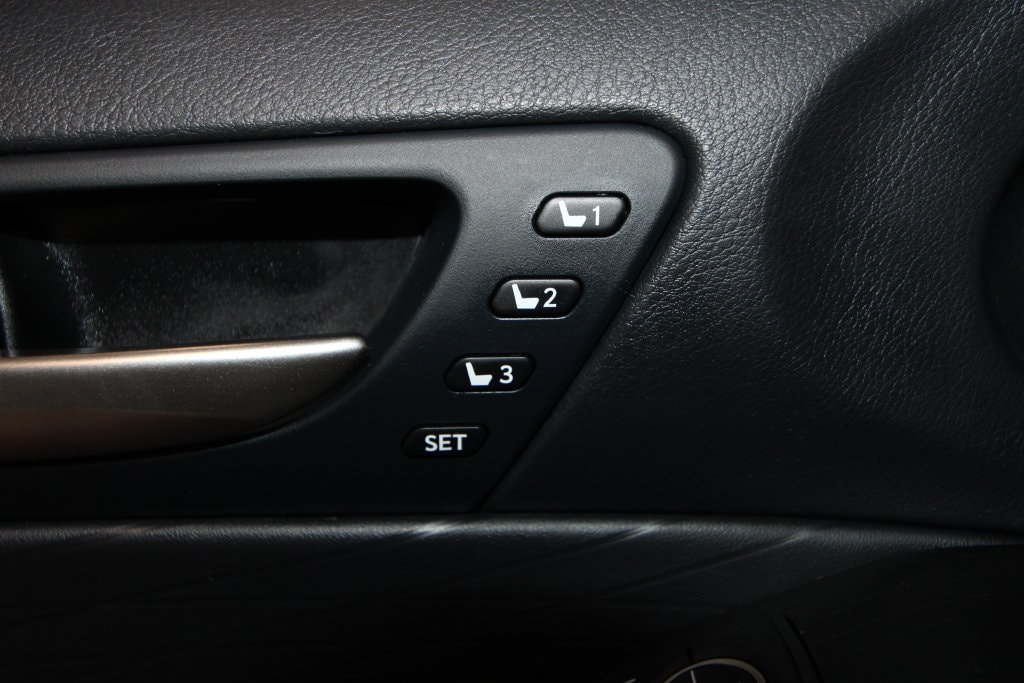 2024 Lexus IS 300 - Photo 9