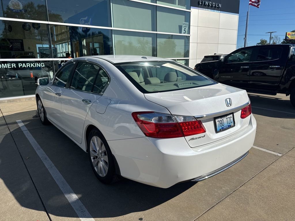 2015 Honda Accord EX-L photo 3