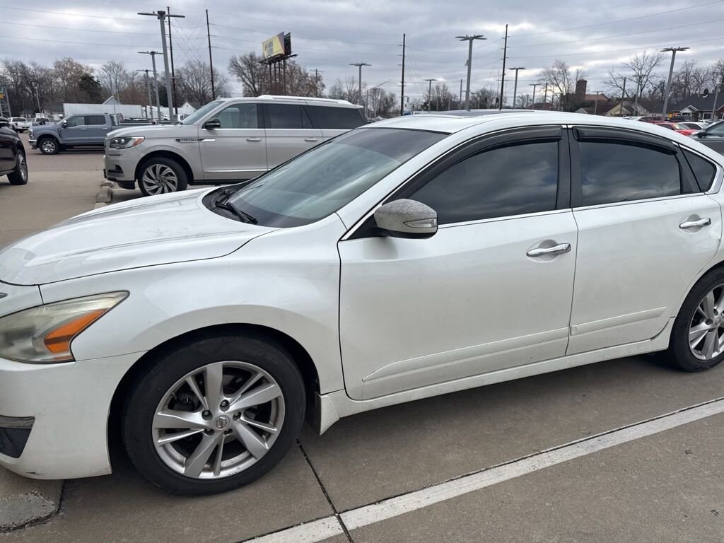 Used 2014 Nissan Altima 2.5 SV 4D Sedan