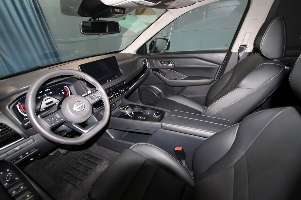 Used 2024 Nissan Rogue SL 4D Sport Utility