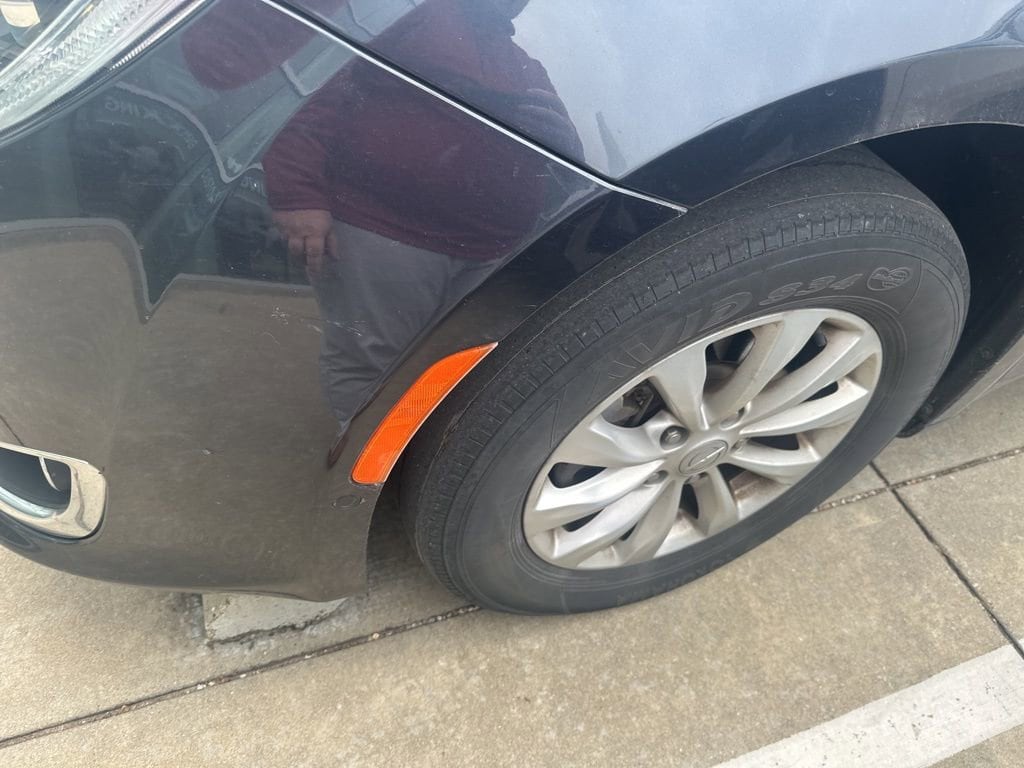 Image of 2019 Chrysler Pacifica Touring L 4D Passenger Van