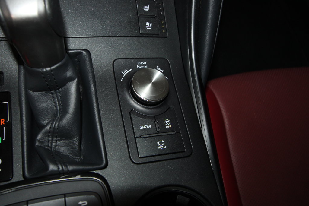 2024 Lexus IS 300 - Photo 18