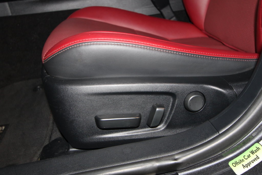 2024 Lexus IS 300 - Photo 7