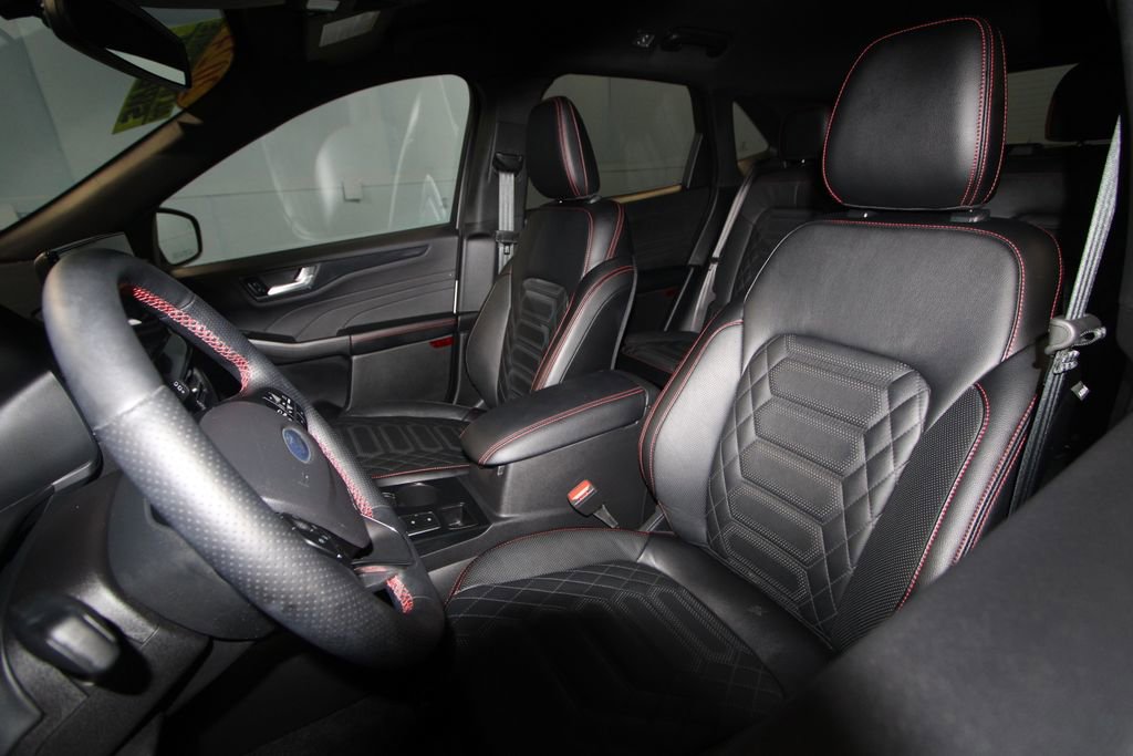 2024 Ford Escape ST-Line Elite photo 3
