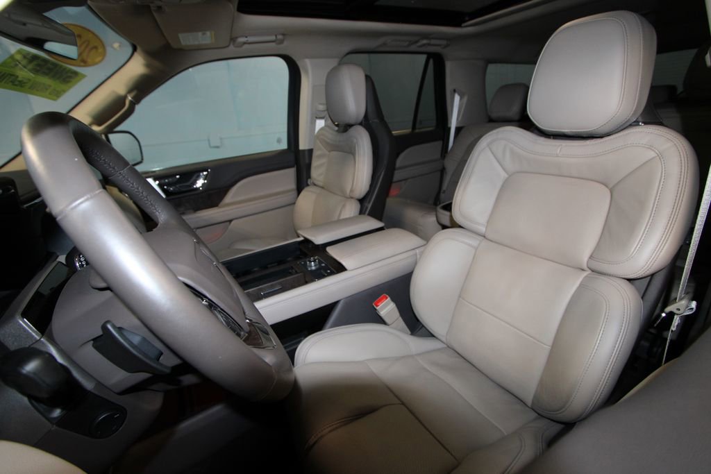 2024 Lincoln Navigator L Reserve photo 3