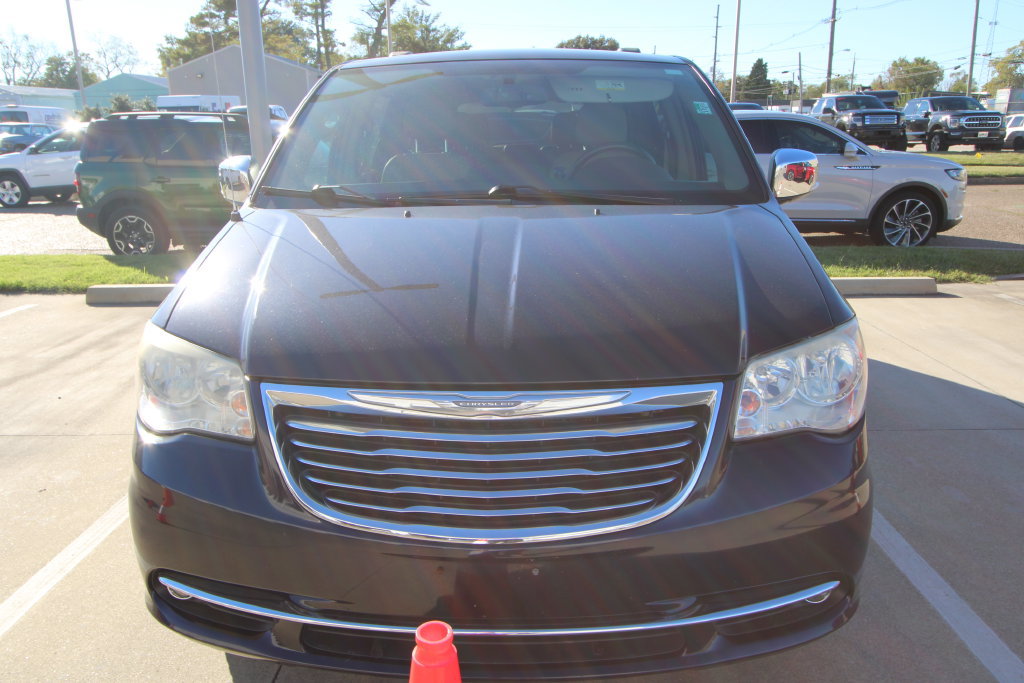 Used 2011 Chrysler Town & Country Touring-L with VIN 2A4RR8DG8BR609231 for sale in Evansville, IN