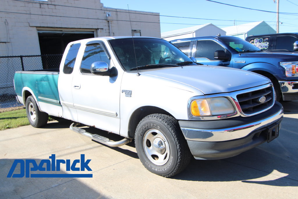 2001 Ford F-150 XL Extended Cab Pickup 2FTRX17W21CA47267