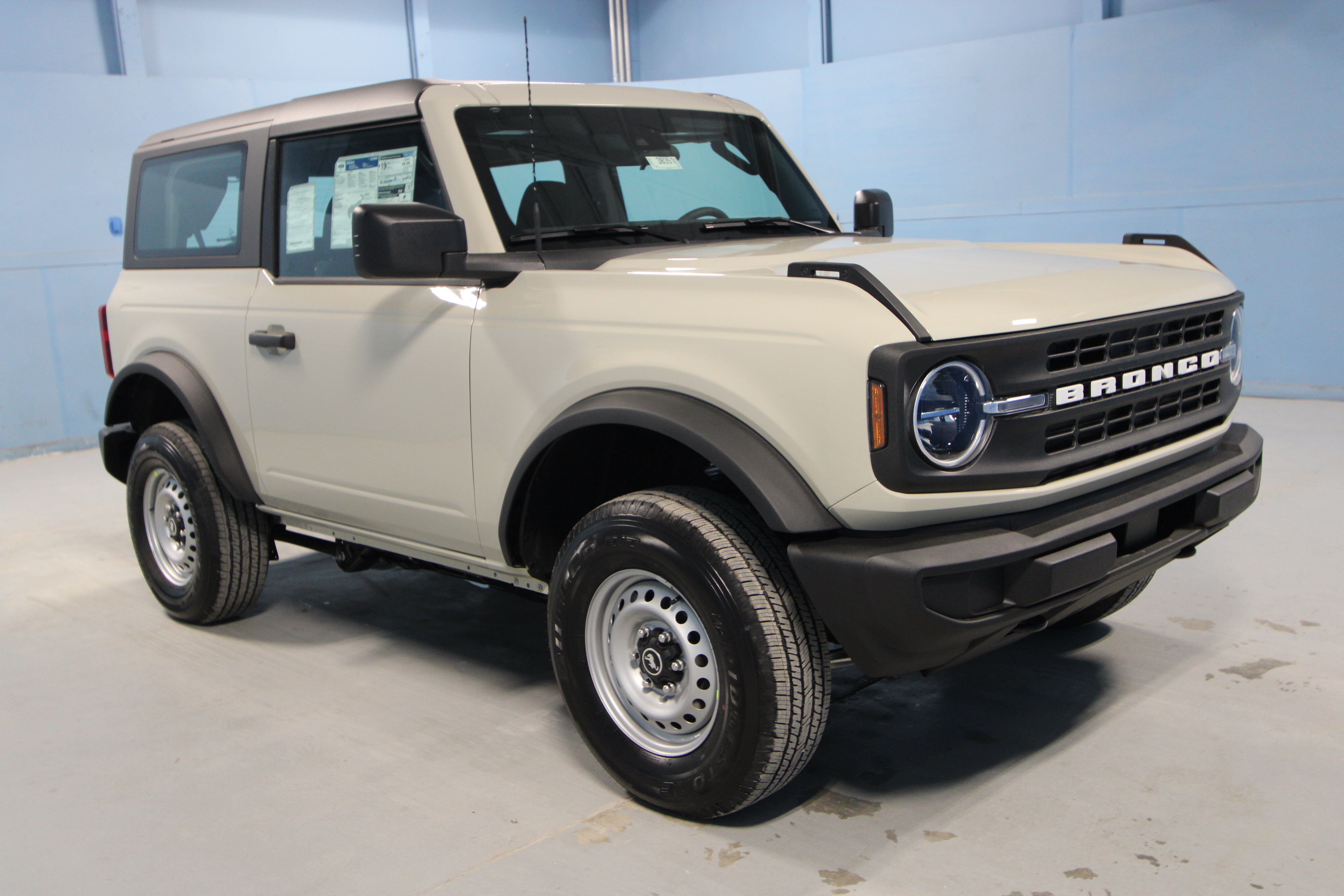 2026 Ford Bronco Base SUV
