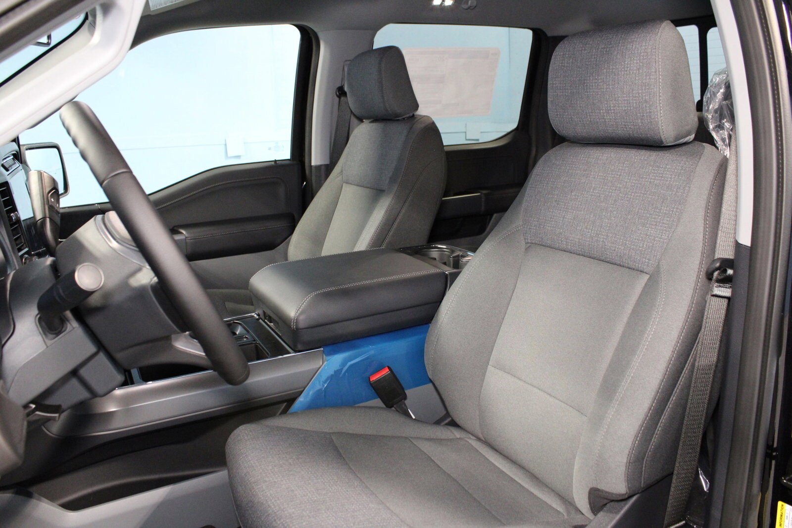 2025 Ford F-150 XLT photo 2