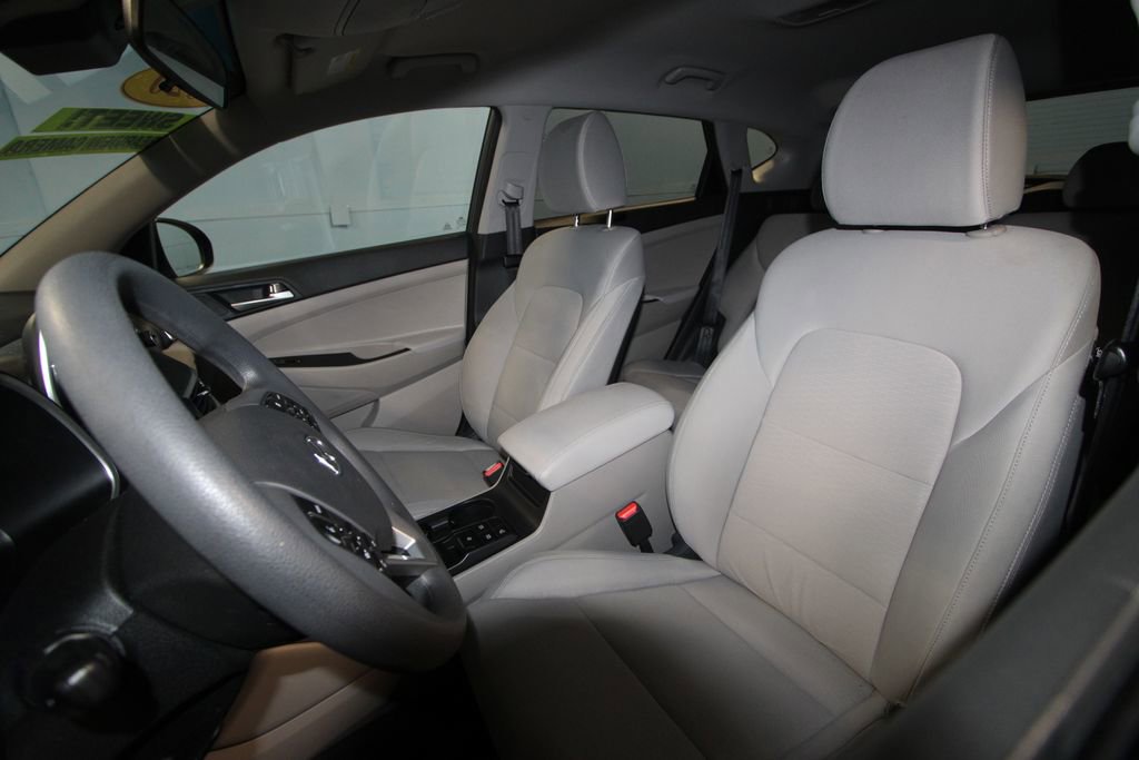 2020 Hyundai Tucson SE Sport photo 3