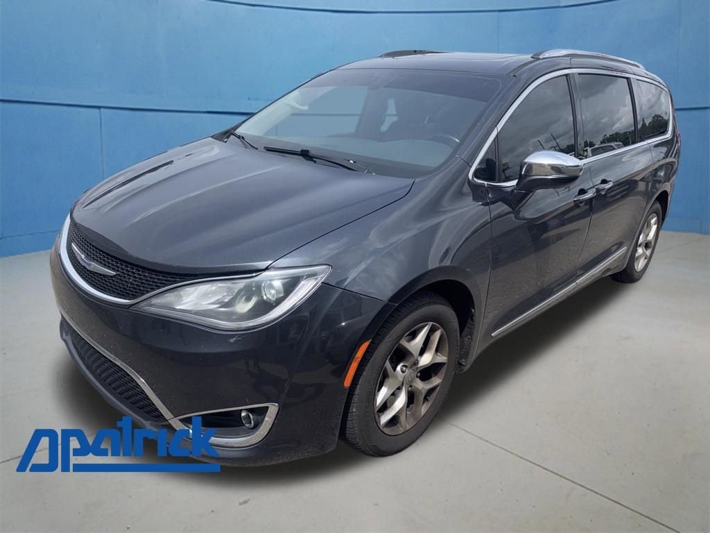 2020 Chrysler Pacifica Limited's photo