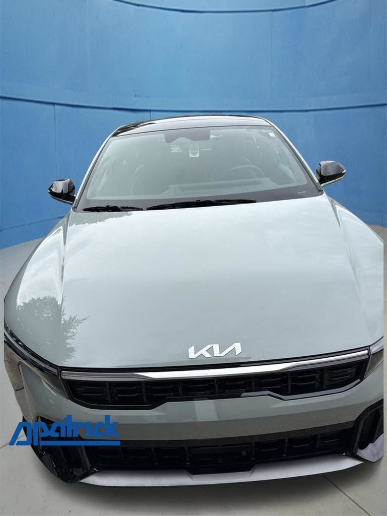 2025 Kia K4 GT-Line AT's photo