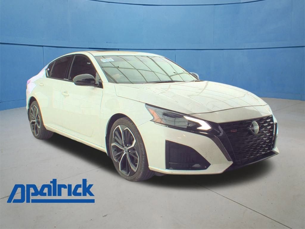 2024 Nissan Altima SR's photo